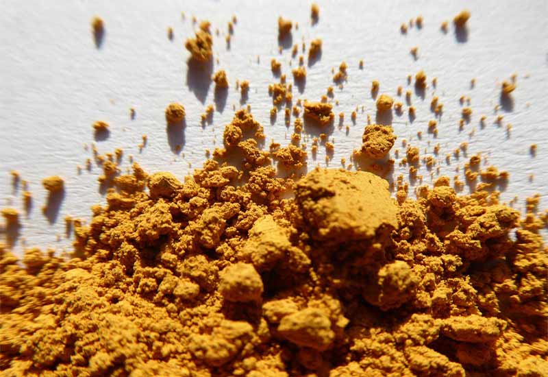 Təbii Oxranın İstehsalı və Tətbiq Sahələri: Təbiətin Rəng Verən Mineralı