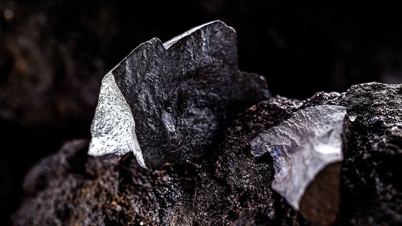 Hematite: Sənayenin Güc Mənbəyi və Təbii Dəmir Mineralı