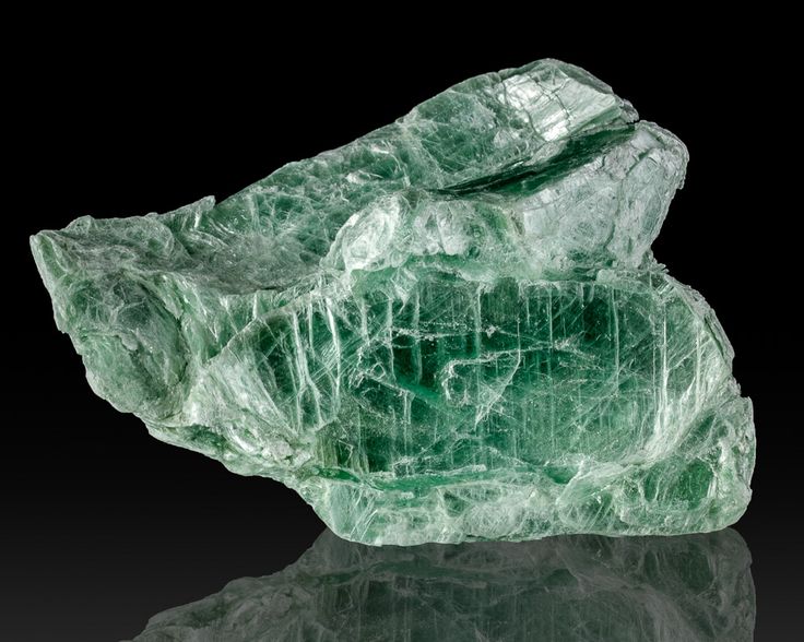 Talk Mineralını Anlamaq: Tərkibi, Təhlükəsizliyi və Sənayedə İstifadəsi